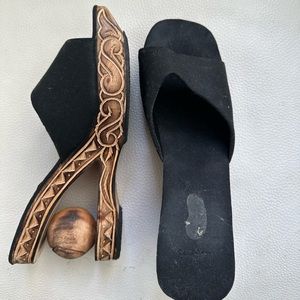 Linen and wood platform sandals